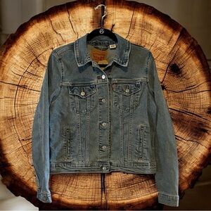 New With Tags Levi's Classic Blue Original Trucker Denim Jacket